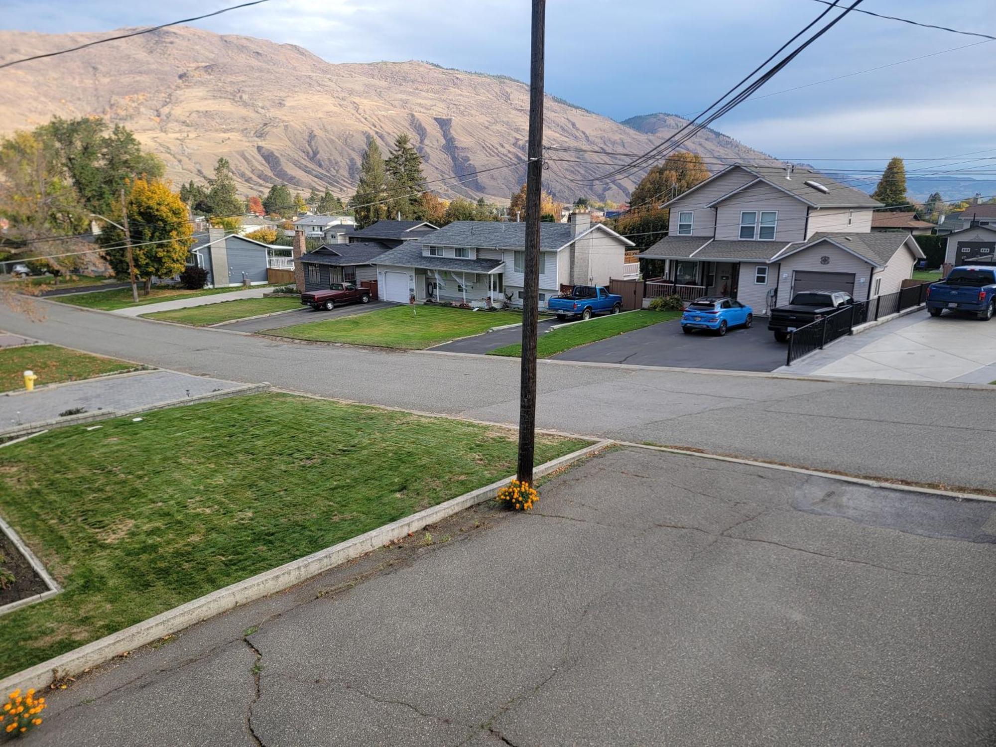 Charming - 2 Bedrooms Suite, 1 Full Bath & Family Room Kamloops Extérieur photo