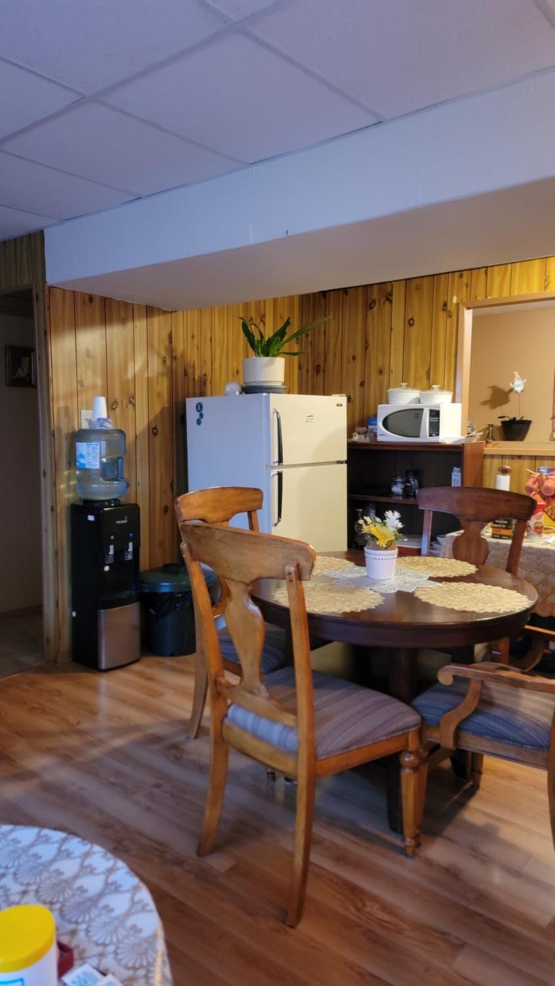 Charming - 2 Bedrooms Suite, 1 Full Bath & Family Room Kamloops Extérieur photo