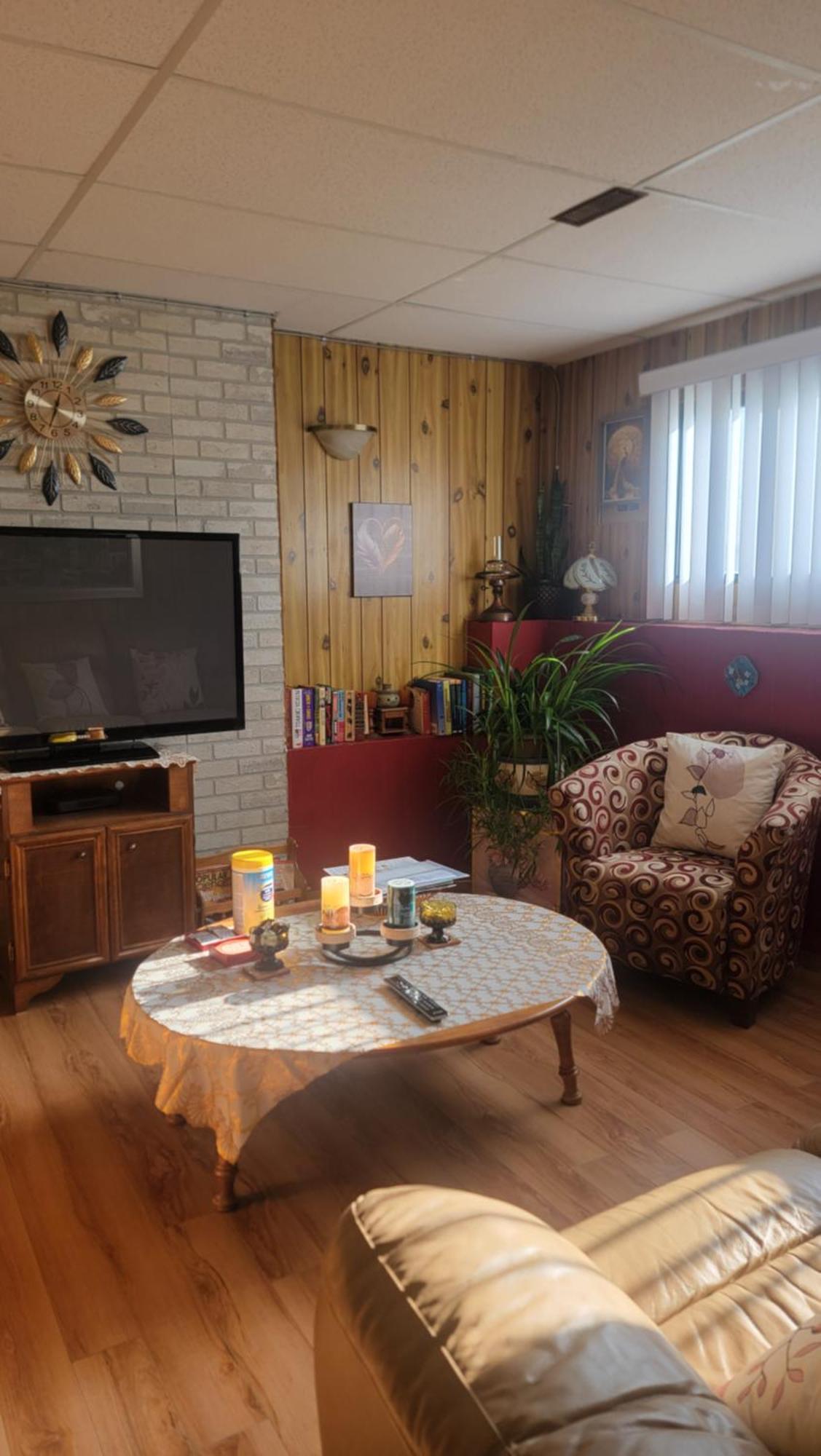 Charming - 2 Bedrooms Suite, 1 Full Bath & Family Room Kamloops Extérieur photo