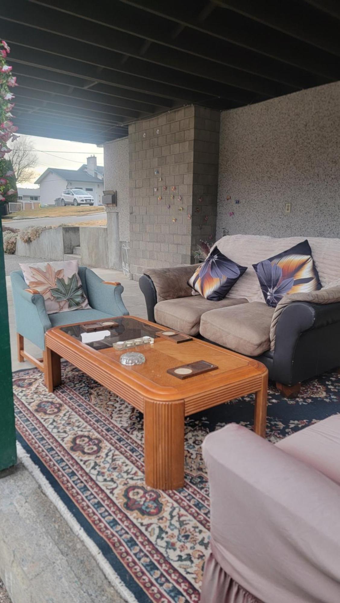 Charming - 2 Bedrooms Suite, 1 Full Bath & Family Room Kamloops Extérieur photo